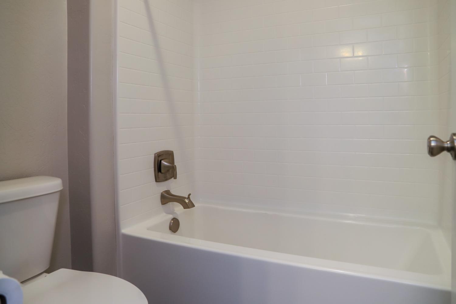 4454 Hillside Road Madera, CA 93636 - Photo 18 of 40 Gallery Image 18