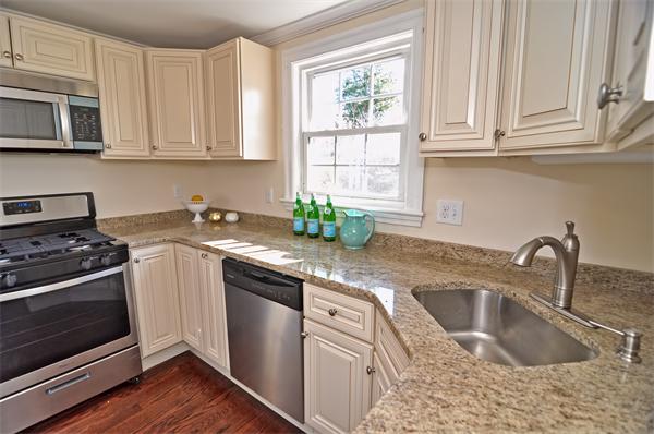 4 Blackhawk Road Billerica, MA 01821 - Photo 4 of 18