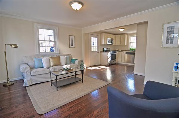 4 Blackhawk Road Billerica, MA 01821 - Photo 9 of 18