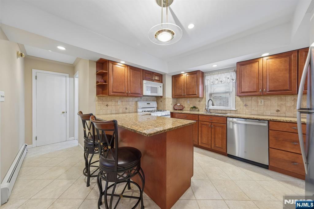 562 Valley Road Clifton, NJ 07013 - Photo 16 of 35