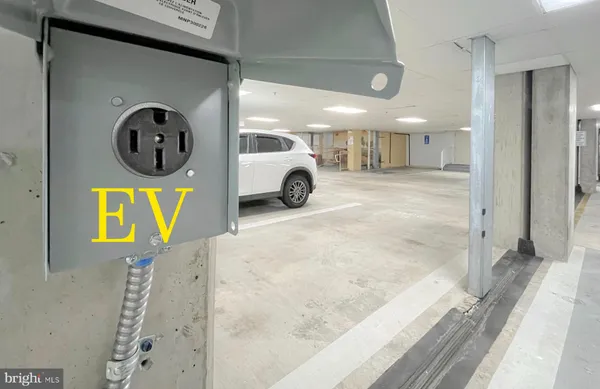 $2,600 | 2200 North Westmoreland Street, Unit 303, Arlington, VA 22213