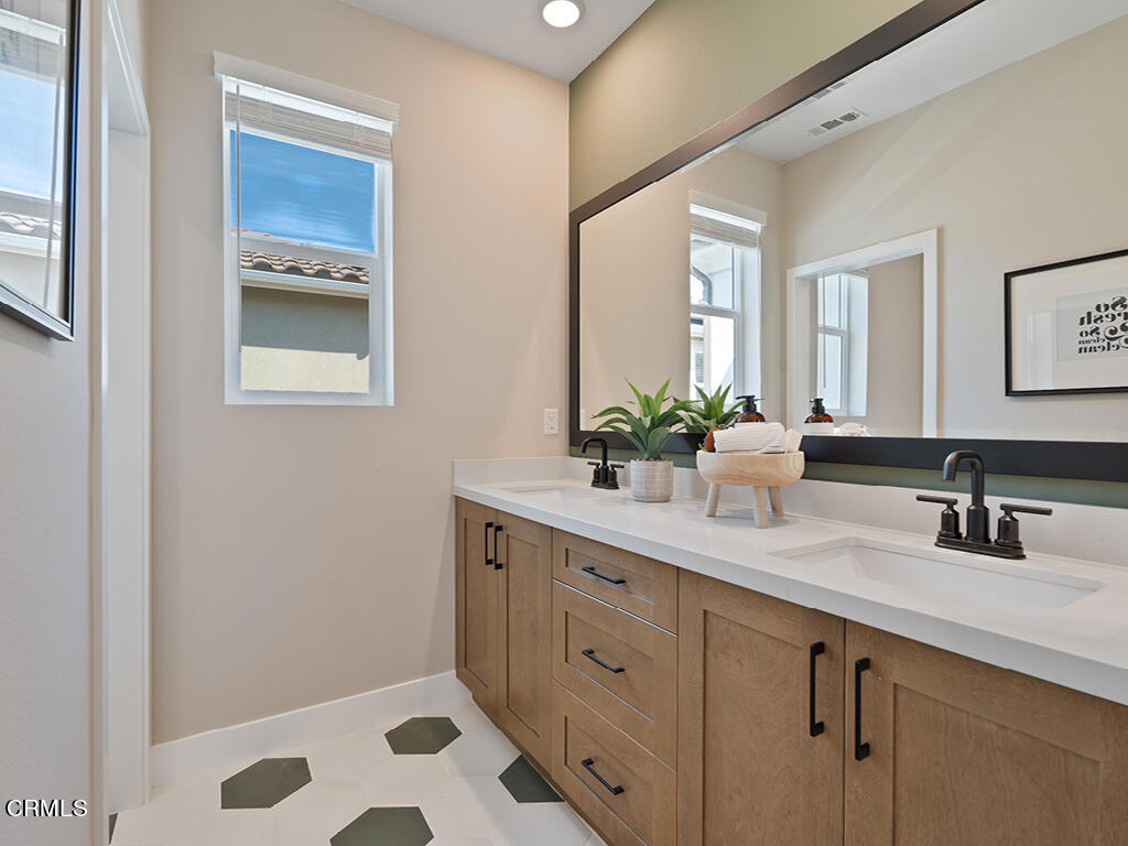 150 Bushwillow Way Piru, CA 93040 - Photo 13 of 18