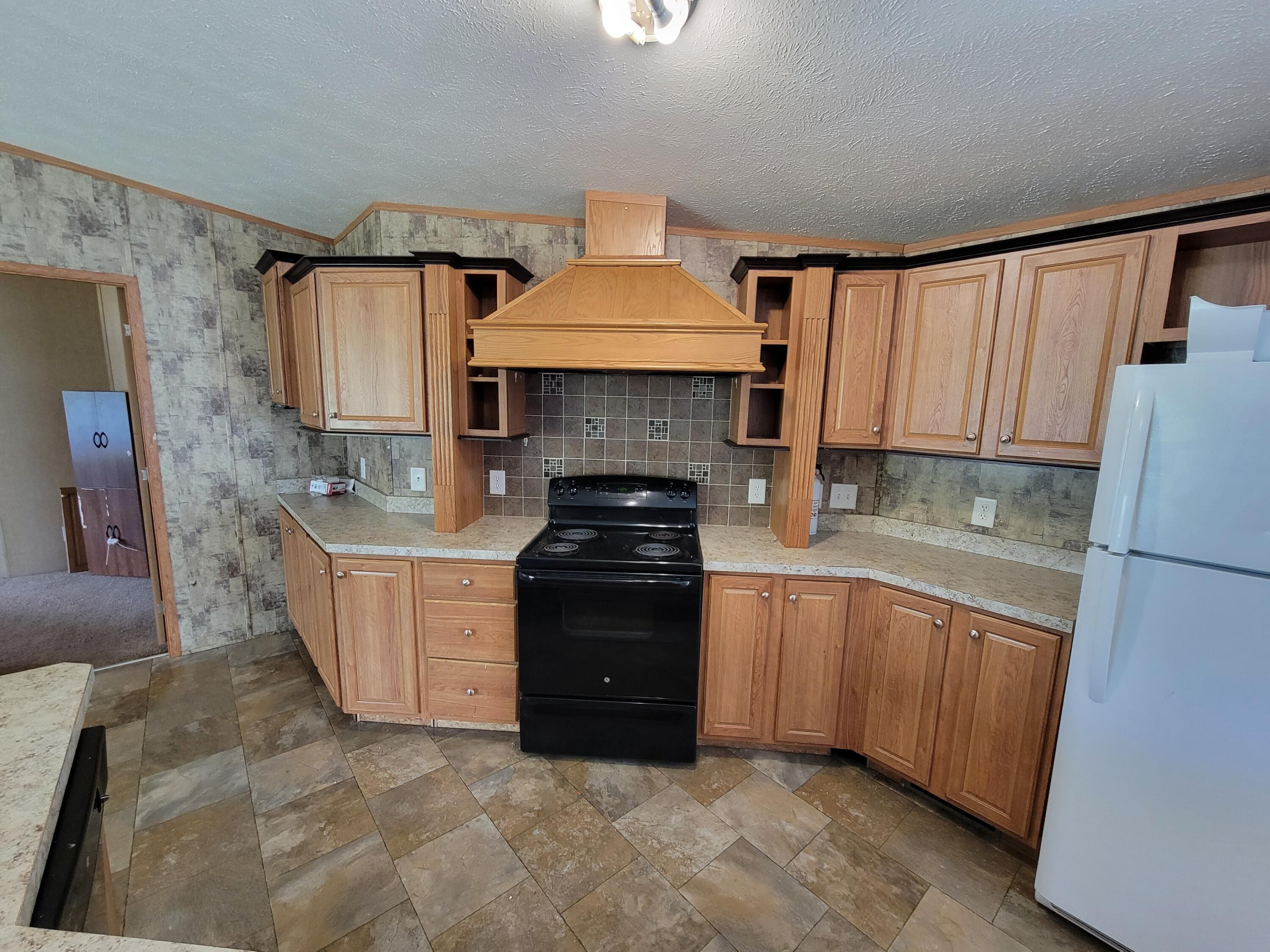 114 Presque Isle Road Mars Hill, ME 04758 - Photo 9 of 32 Kitchen4