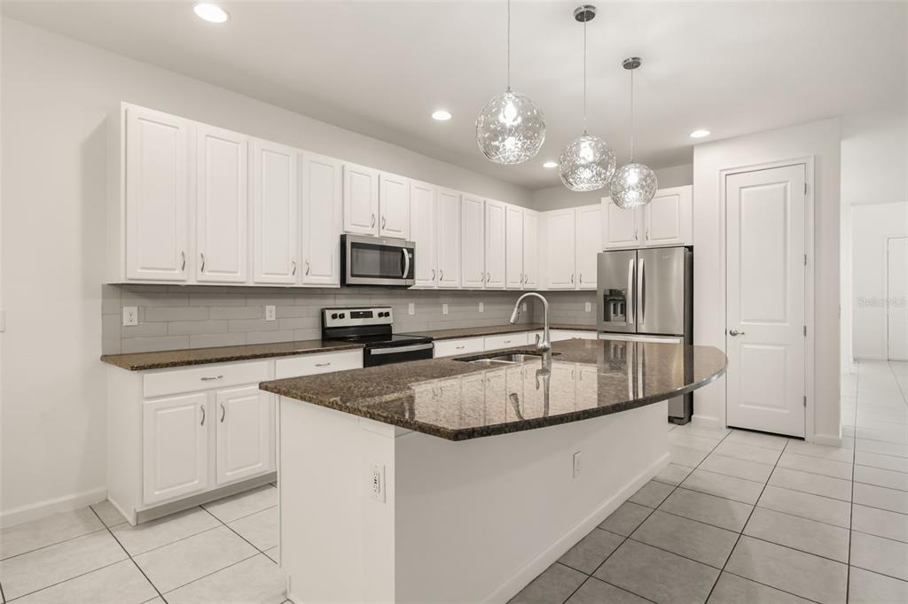 1078 Castlevecchio Loop Orlando, FL 32825 - Photo 6 of 43