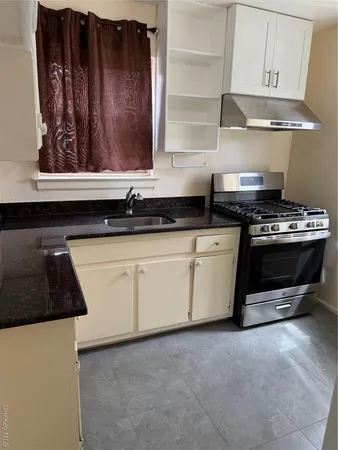$2,650 | 254-07 75th Avenue, Unit A1 | Glen Oaks