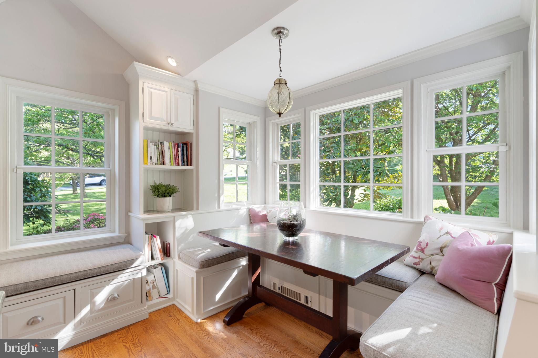 967 Ethan Allen Road Berwyn, PA 19312 - Photo 28 of 59 Cozy Built in Breakfast Nook