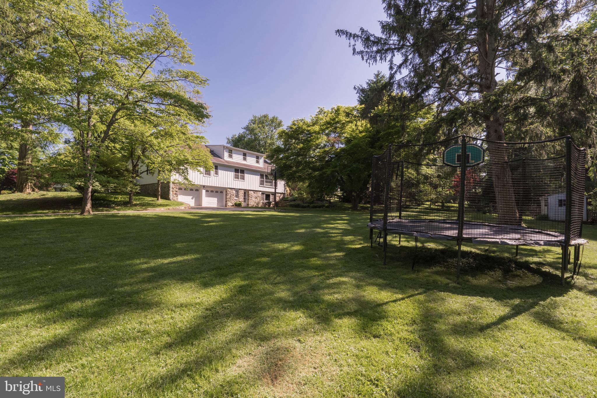 967 Ethan Allen Road Berwyn, PA 19312 - Photo 7 of 59