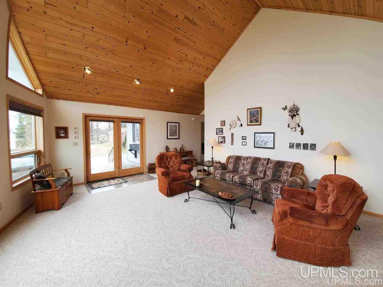 16645 Bayshore Road Lanse, MI 49946 - Photo 19 of 43 Gallery Image 19