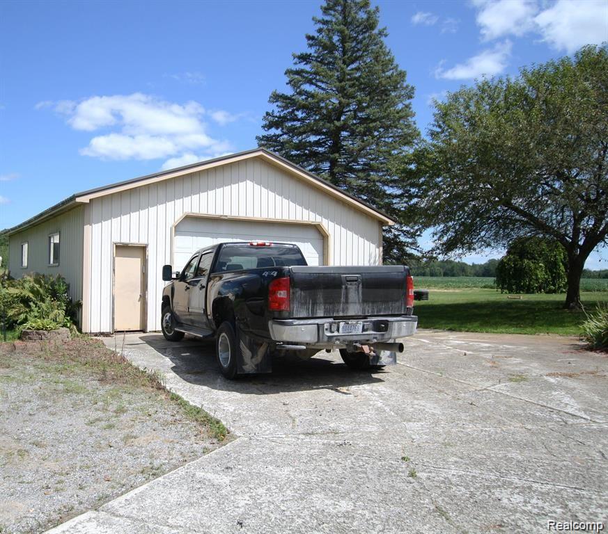351 South Bay Mid County Line Road Midland, MI 48642 - Photo 12 of 46