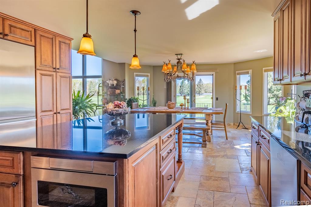 256 Inverness Highland, MI 48357 - Photo 20 of 99 Gallery Image 20
