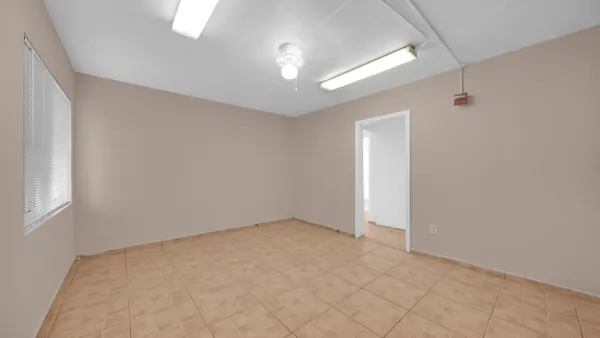 $1,700 | 420 Northwest 10th Street, Unit 15, Miami, FL 33136