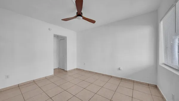 $1,700 | 420 Northwest 10th Street, Unit 15, Miami, FL 33136