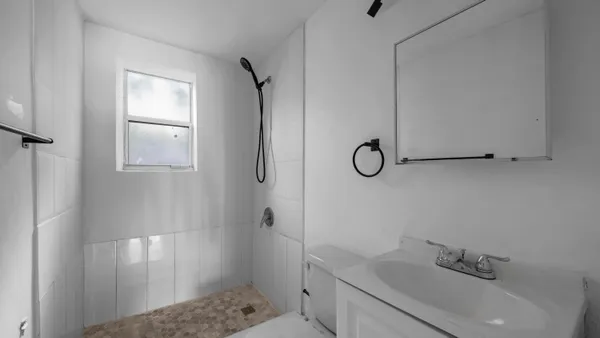 $1,700 | 420 Northwest 10th Street, Unit 15, Miami, FL 33136