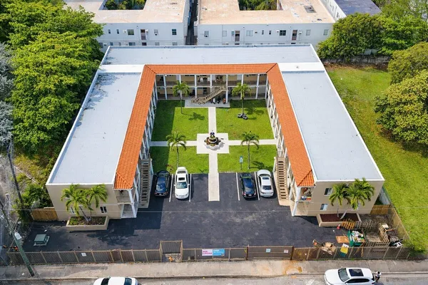 $1,700 | 420 Northwest 10th Street, Unit 15, Miami, FL 33136