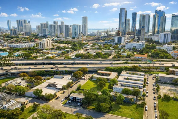 $1,700 | 420 Northwest 10th Street, Unit 15, Miami, FL 33136