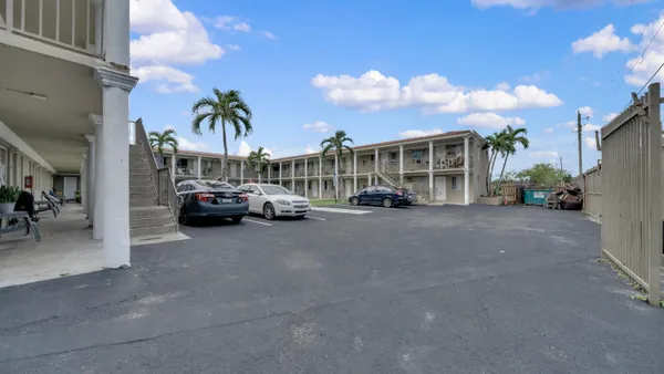 $1,700 | 420 Northwest 10th Street, Unit 15, Miami, FL 33136