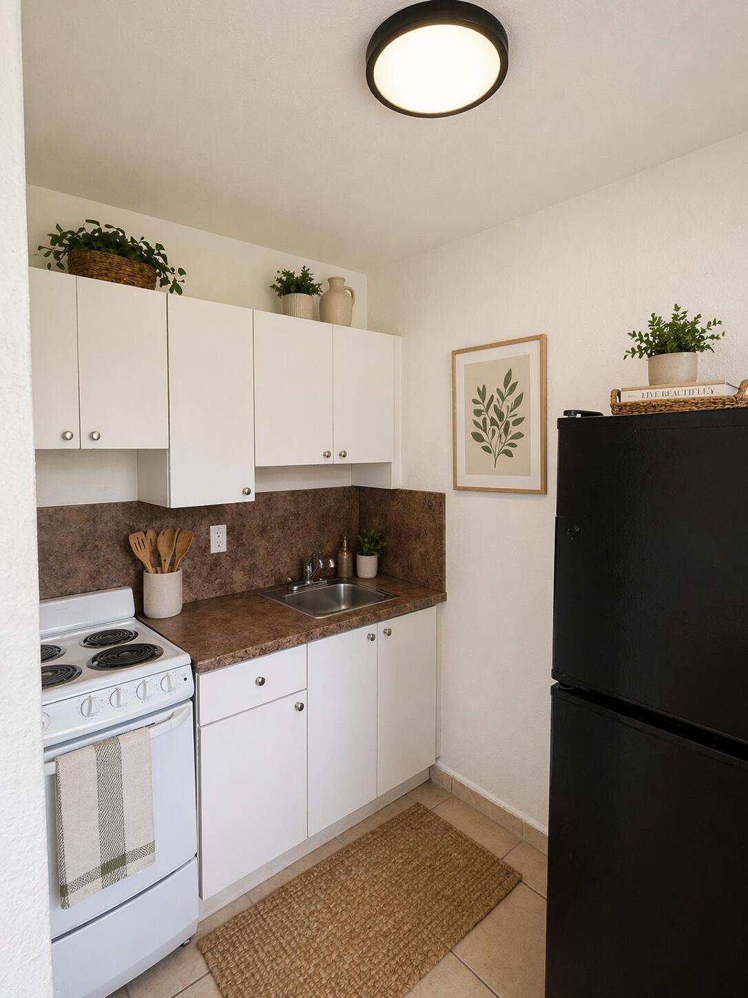 420 Northwest 10th Street Miami, FL 33136 - Photo 4 of 5 KITCHEN