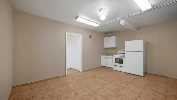 $1,700 | 420 Northwest 10th Street, Unit 15, Miami, FL 33136