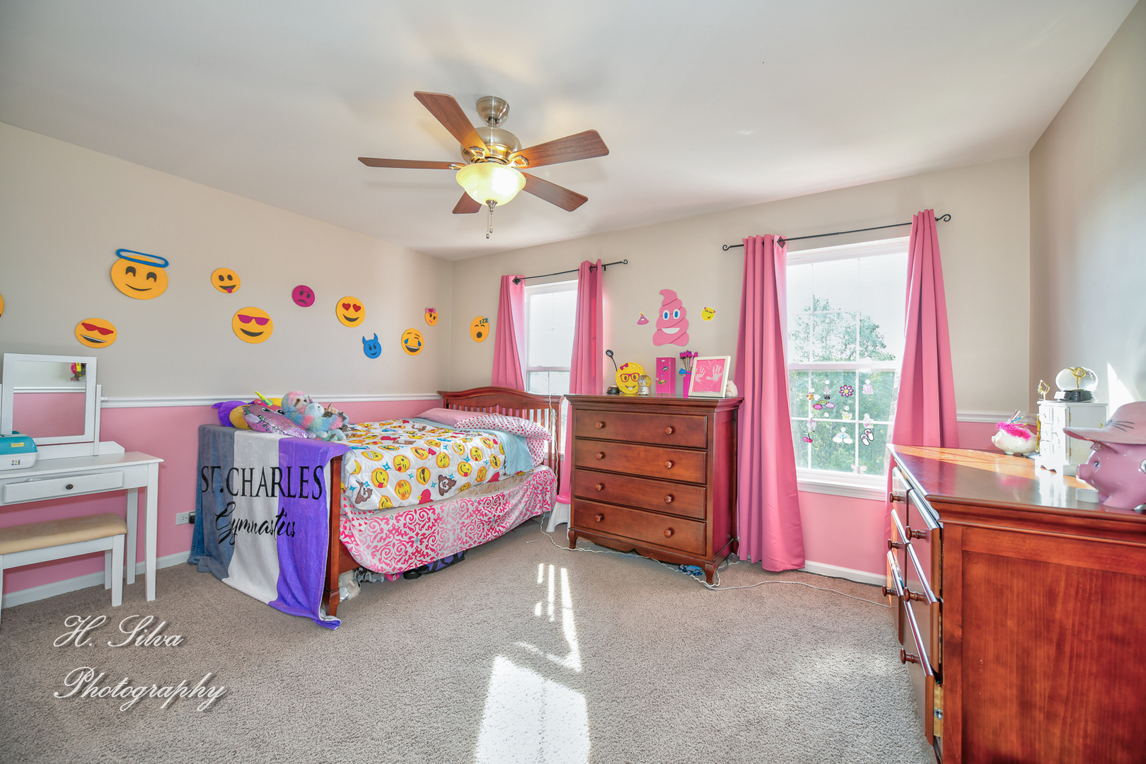 249 Sonora Drive Elgin, IL 60124 - Photo 24 of 42 a bedroom with a bed and a window