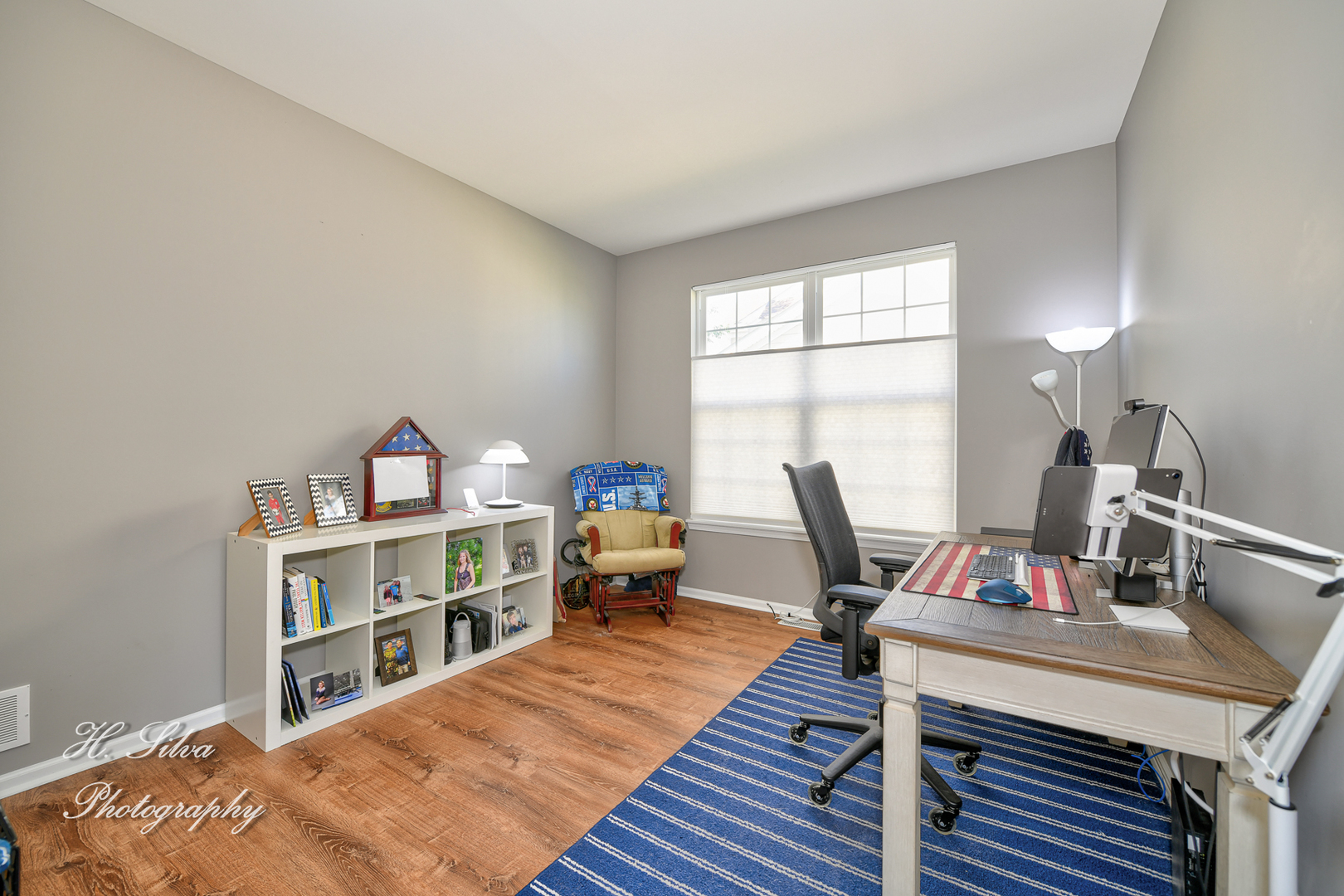 249 Sonora Drive Elgin, IL 60124 - Photo 25 of 42 a work room with furniture a rug and a window