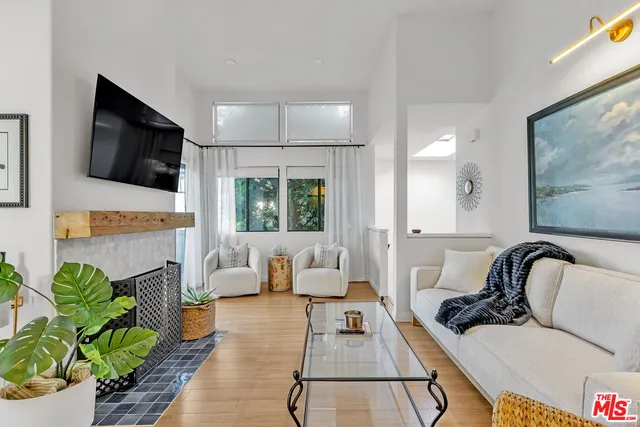 $6,500 | 2336 Elden Avenue, Unit D, Costa Mesa, CA 92627