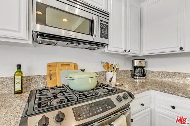 $6,500 | 2336 Elden Avenue, Unit D, Costa Mesa, CA 92627