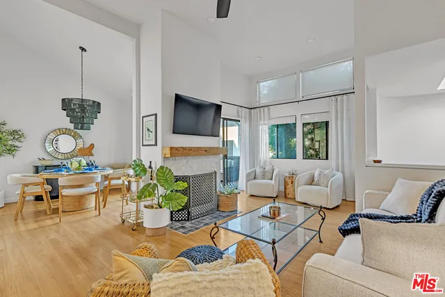 $6,500 | 2336 Elden Avenue, Unit D, Costa Mesa, CA 92627