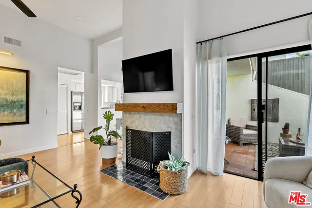 $6,500 | 2336 Elden Avenue, Unit D, Costa Mesa, CA 92627