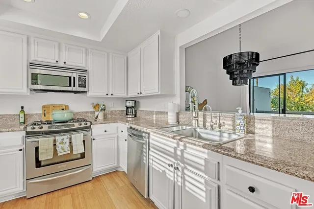 $6,500 | 2336 Elden Avenue, Unit D, Costa Mesa, CA 92627