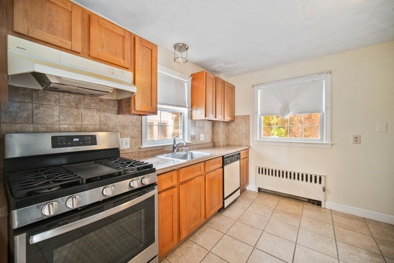 51 Brook Road Quincy, MA 02169 - Photo 8 of 26 Gallery Image 8