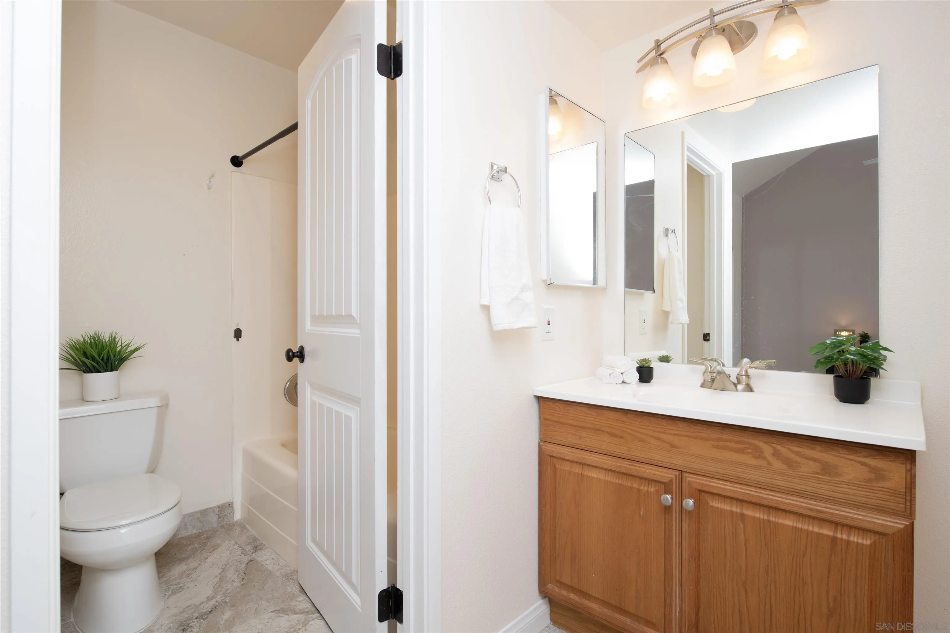 23620 Country Villa Road Ramona, CA 92065 - Photo 12 of 24 Gallery Image 12