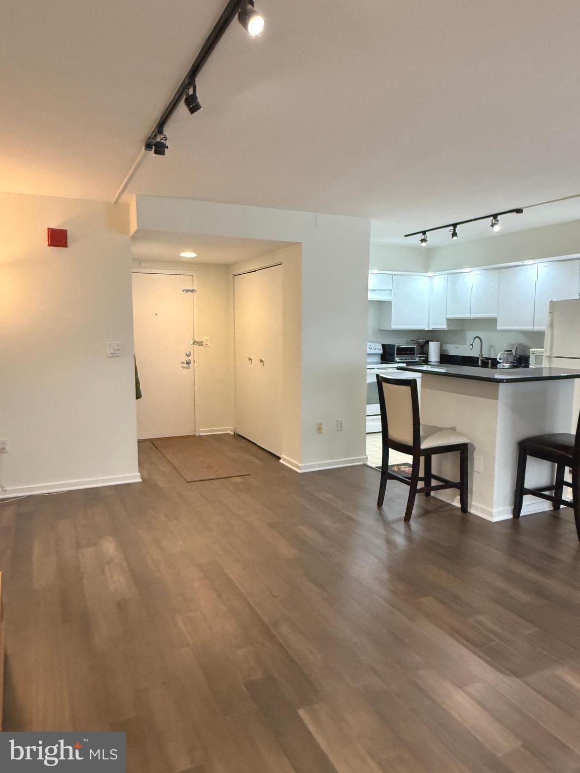 200 Lombard Street, Unit 625 Philadelphia, PA 19147 - Photo 11 of 38 a view of a kitchen and dining room