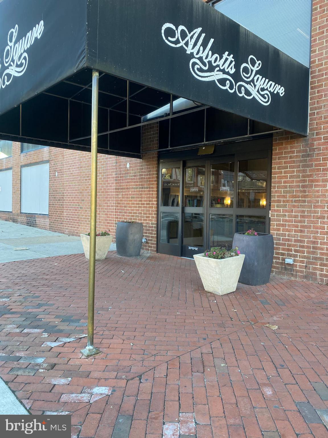 200 Lombard Street, Unit 625 Philadelphia, PA 19147 - Photo 38 of 38 a view of an outdoor space with a porch
