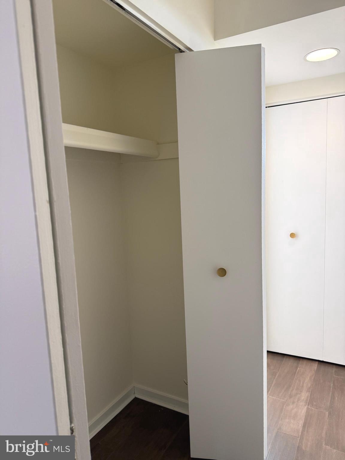 200 Lombard Street, Unit 625 Philadelphia, PA 19147 - Photo 5 of 38 a view of small space with wooden floor