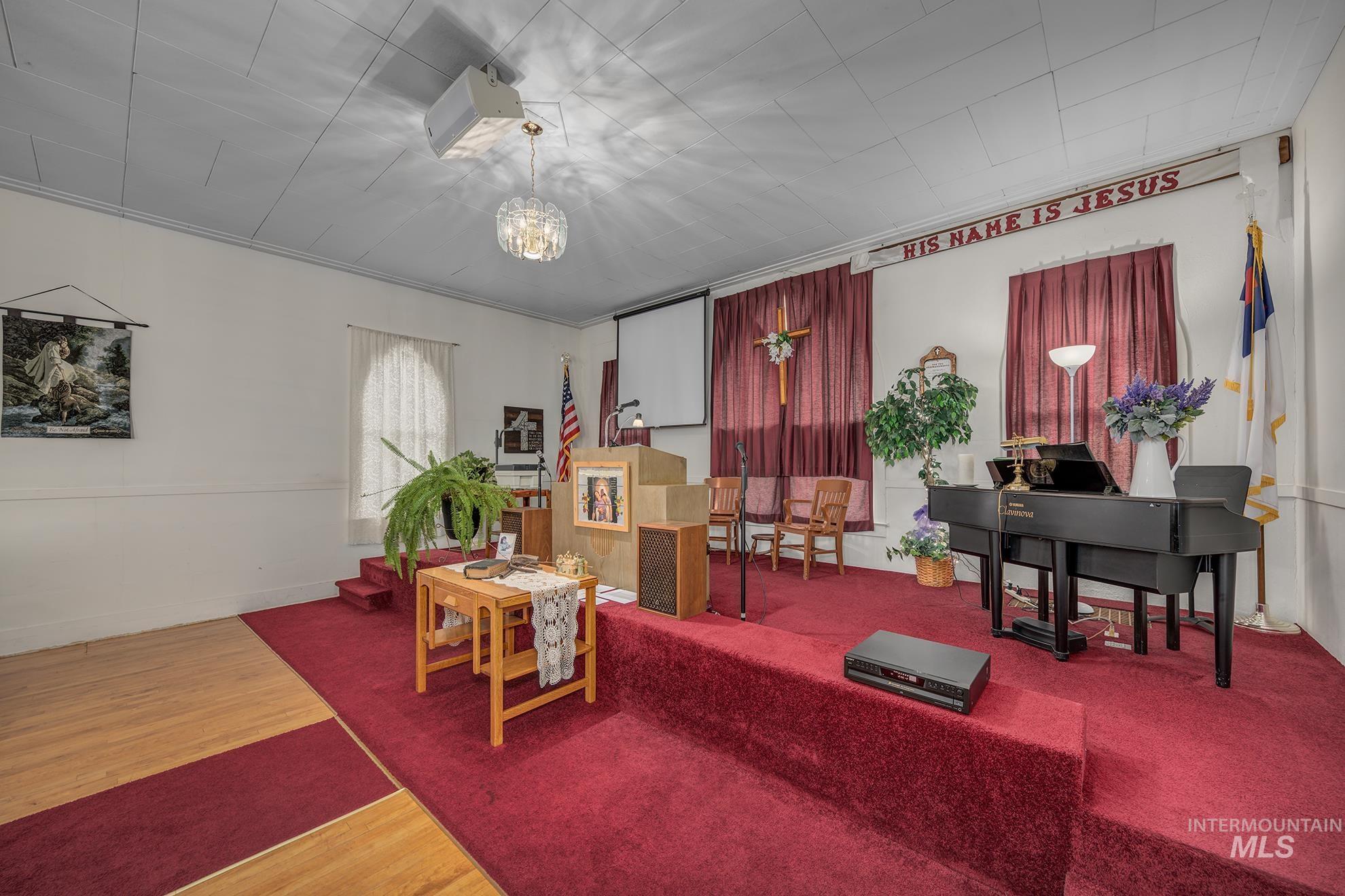 404 North 3rd Street Nyssa, OR 97913 - Photo 11 of 30 Living area featuring wood finished floors