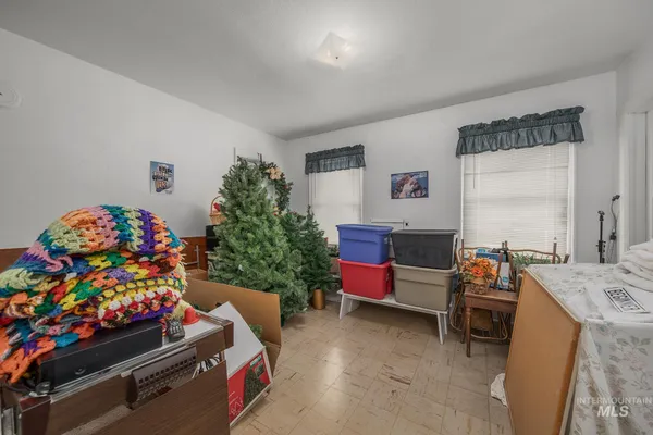 $250,000 | 404 North 3rd Street, Nyssa, OR 97913