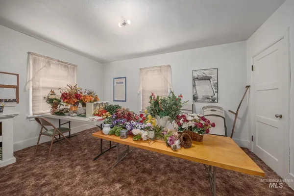$250,000 | 404 North 3rd Street, Nyssa, OR 97913