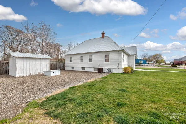$250,000 | 404 North 3rd Street, Nyssa, OR 97913