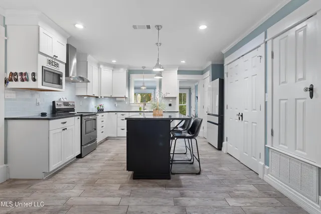 $279,900 | 2113 Vaughandale Drive, Gautier, MS 39553