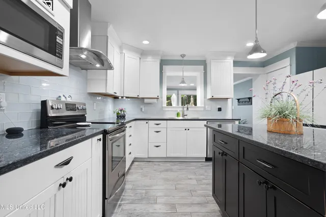 $279,900 | 2113 Vaughandale Drive, Gautier, MS 39553