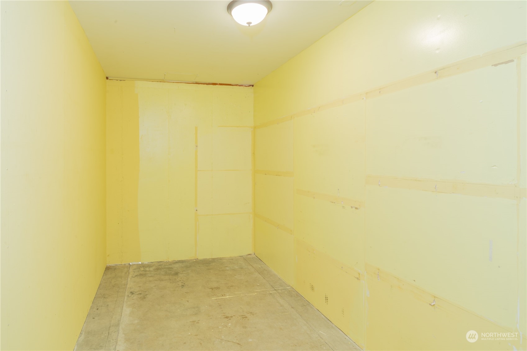 143 Senz Road Sequim, WA 98382 - Photo 30 of 40 a bathroom with a shower