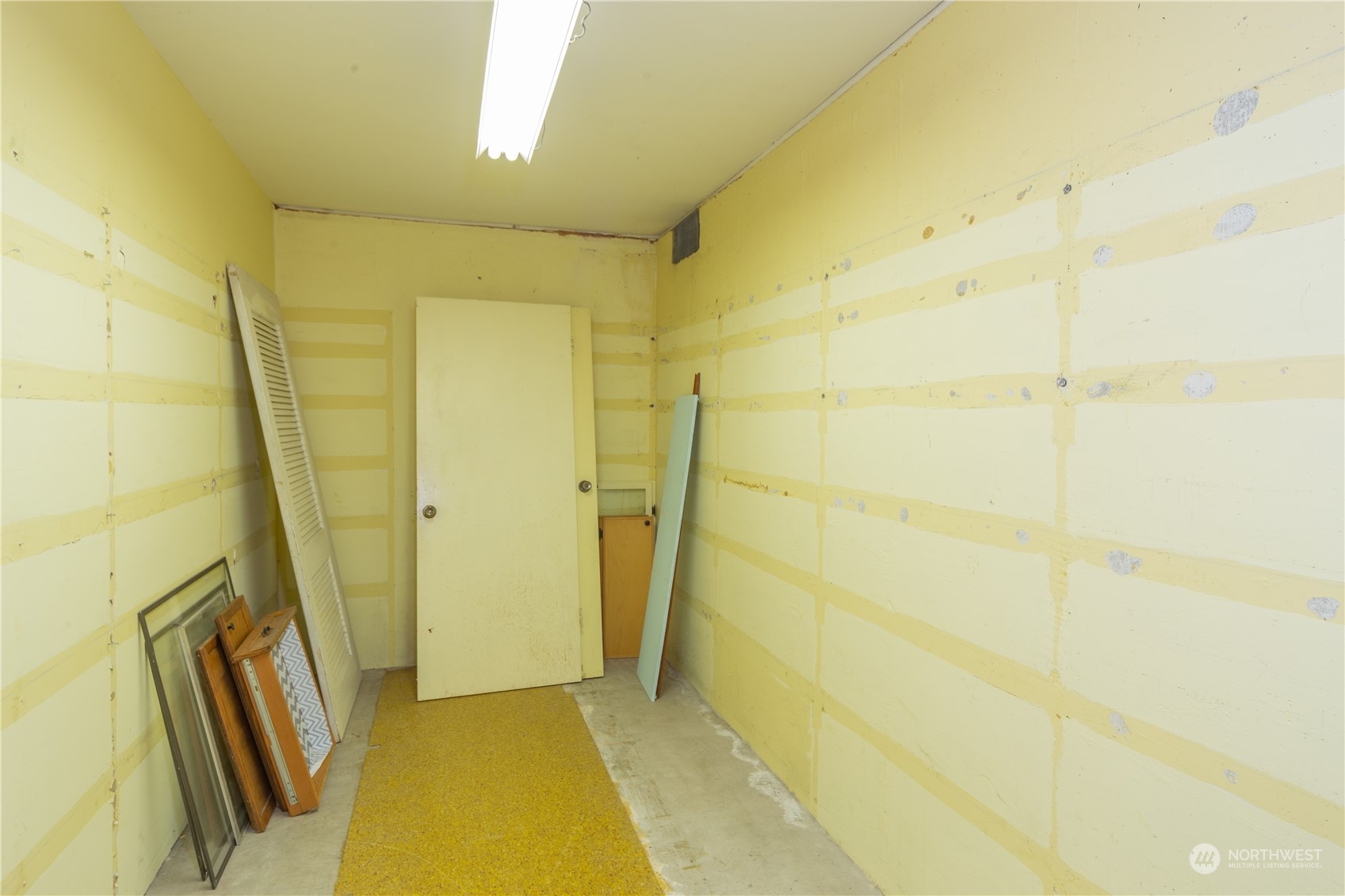 143 Senz Road Sequim, WA 98382 - Photo 31 of 40 a view of a bathroom with a shower