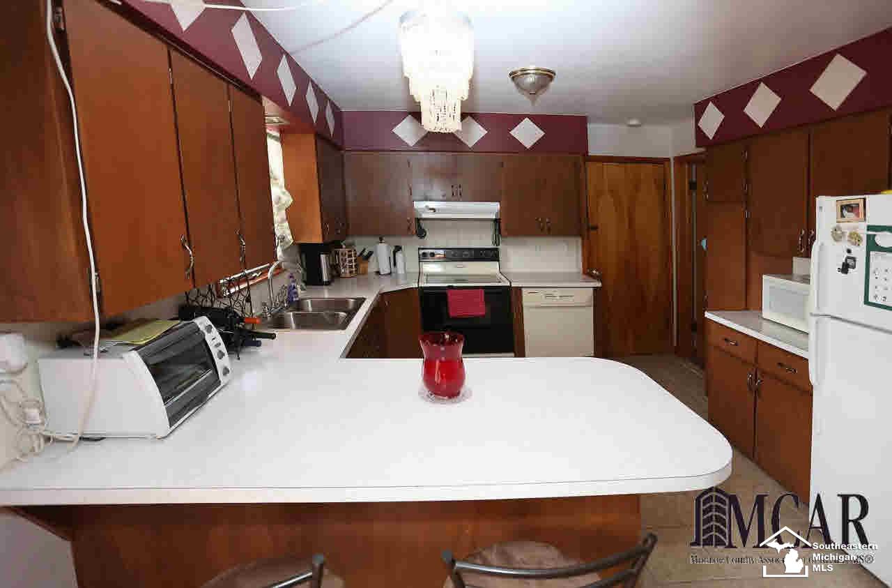 8775 North Custer Road Monroe, MI 48162 - Photo 9 of 28
