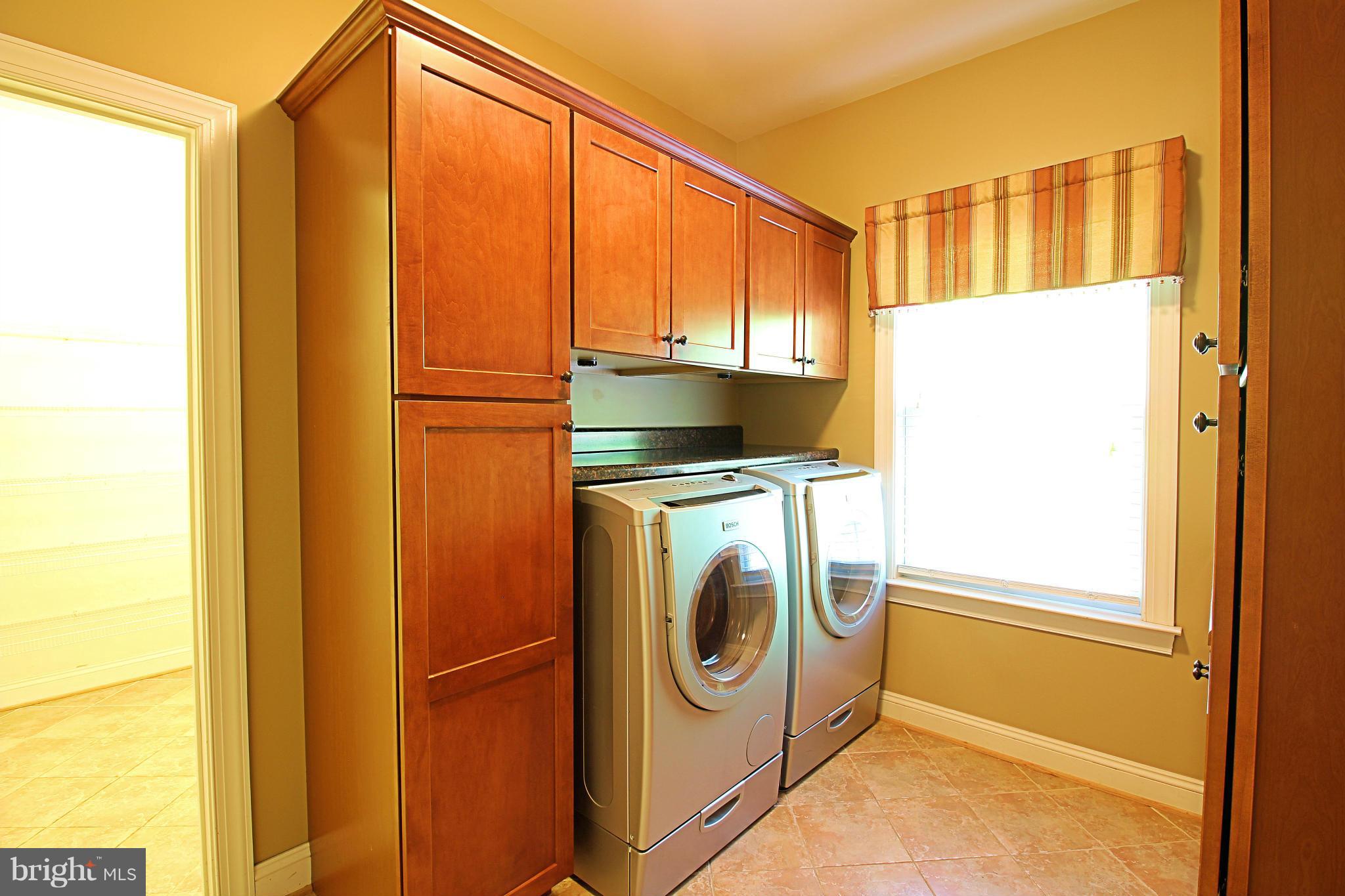68 Willow Ridge Court Fredericksburg, VA 22406 - Photo 18 of 30 a utility room with dryer and washer