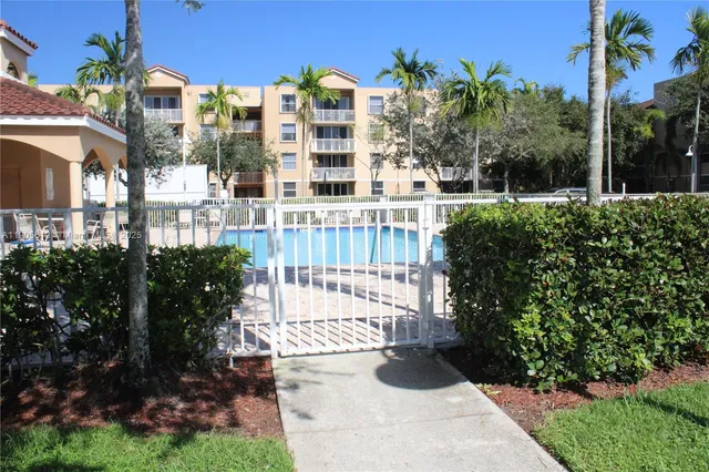 $2,800 | 519 East Sheridan Street, Unit 1082, Dania Beach, FL 33004