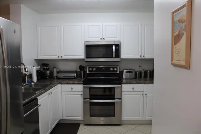 $2,800 | 519 East Sheridan Street, Unit 1082, Dania Beach, FL 33004