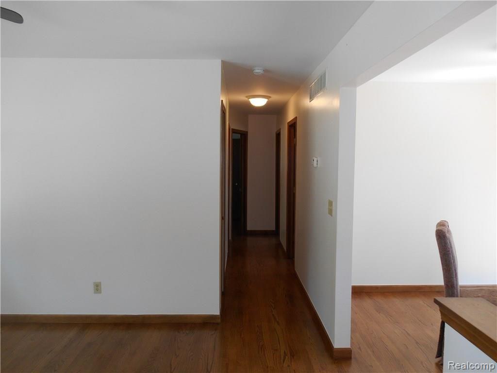 25754 Peter Kaltz Road Warren, MI 48091 - Photo 20 of 68 HALLWAY ENTRY TO THE BEDROOMS AND MAIN BATHROOM