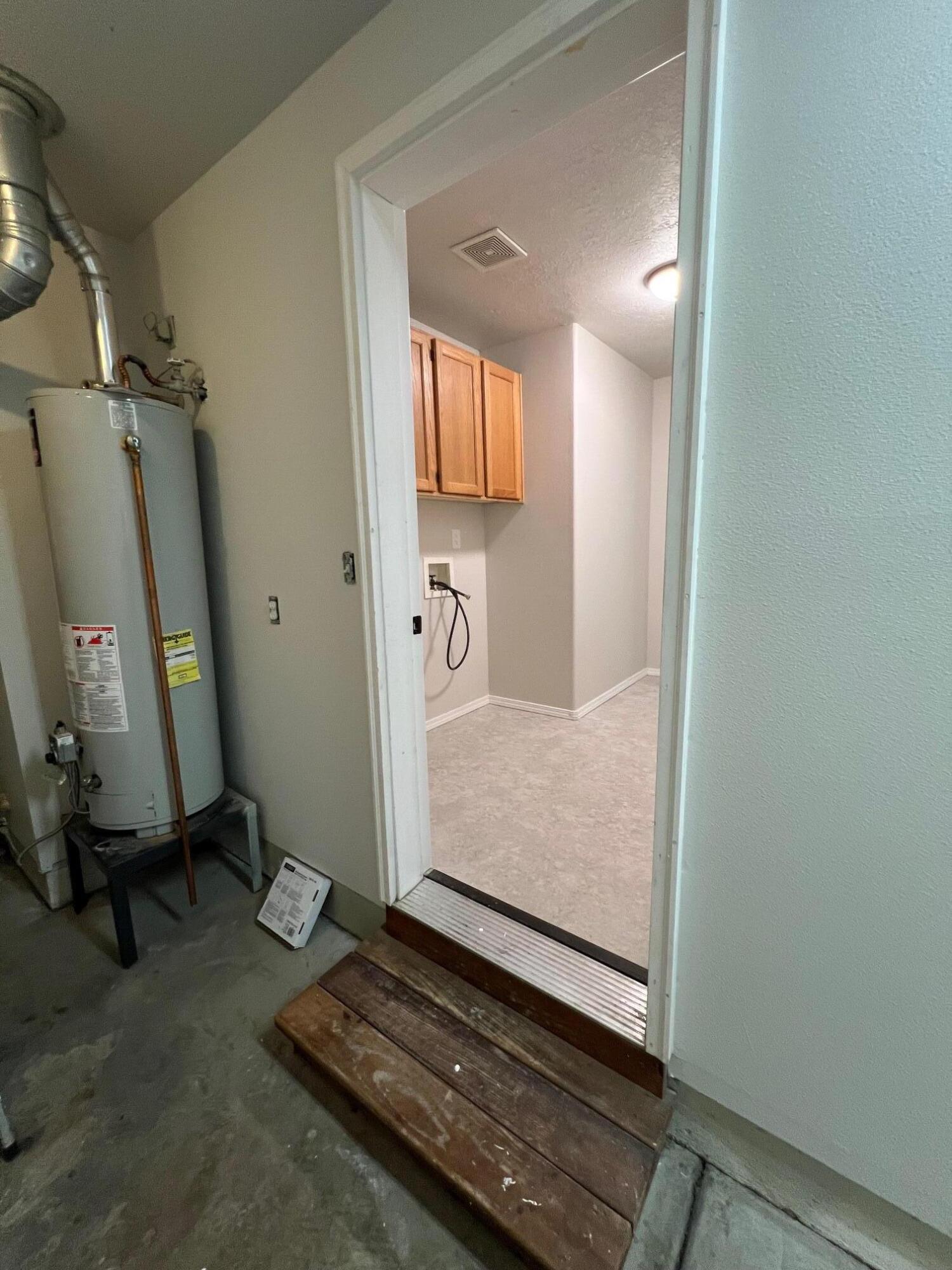 629 Deer Ridge Court Madras, OR 97741 - Photo 31 of 39 a view of a room with gym equipment