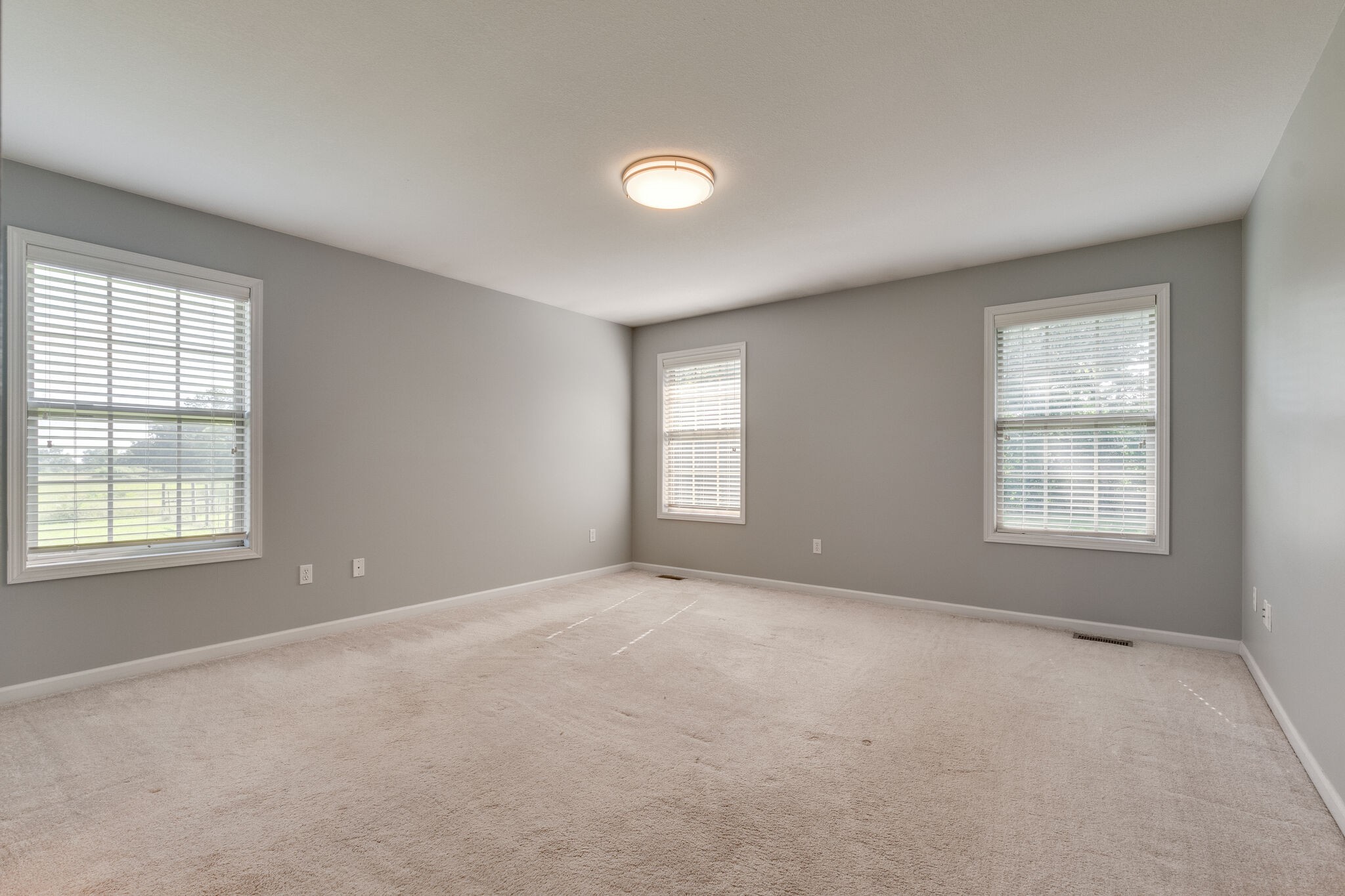 79 Jeans Road Fayetteville, TN 37334 - Photo 19 of 31 an empty room with windows