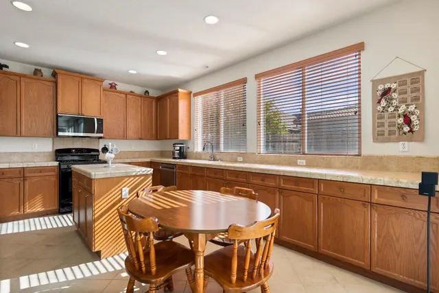 $589,000 | 3404 Nouveau Way, Rancho Cordova, CA 95670